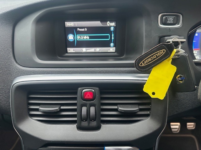 Used Volvo V40 2015 for sale - 76845059: Photo 8