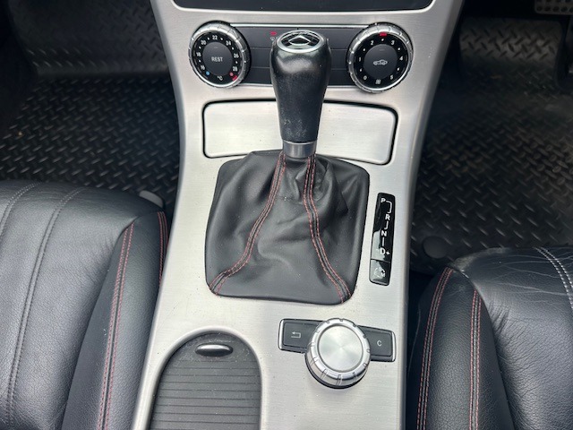 Used Mercedes-Benz SLK 2011 for sale - 76613686: Photo 8