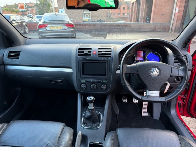 Used Volkswagen Golf 2009 for sale - 77300350: Photo 6