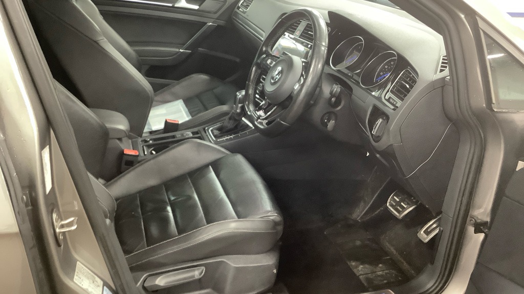 Used Volkswagen Golf 2014 for sale - 77649708: Photo 11