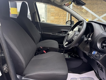 Used Toyota Yaris 2017 for sale - 79249976: Photo