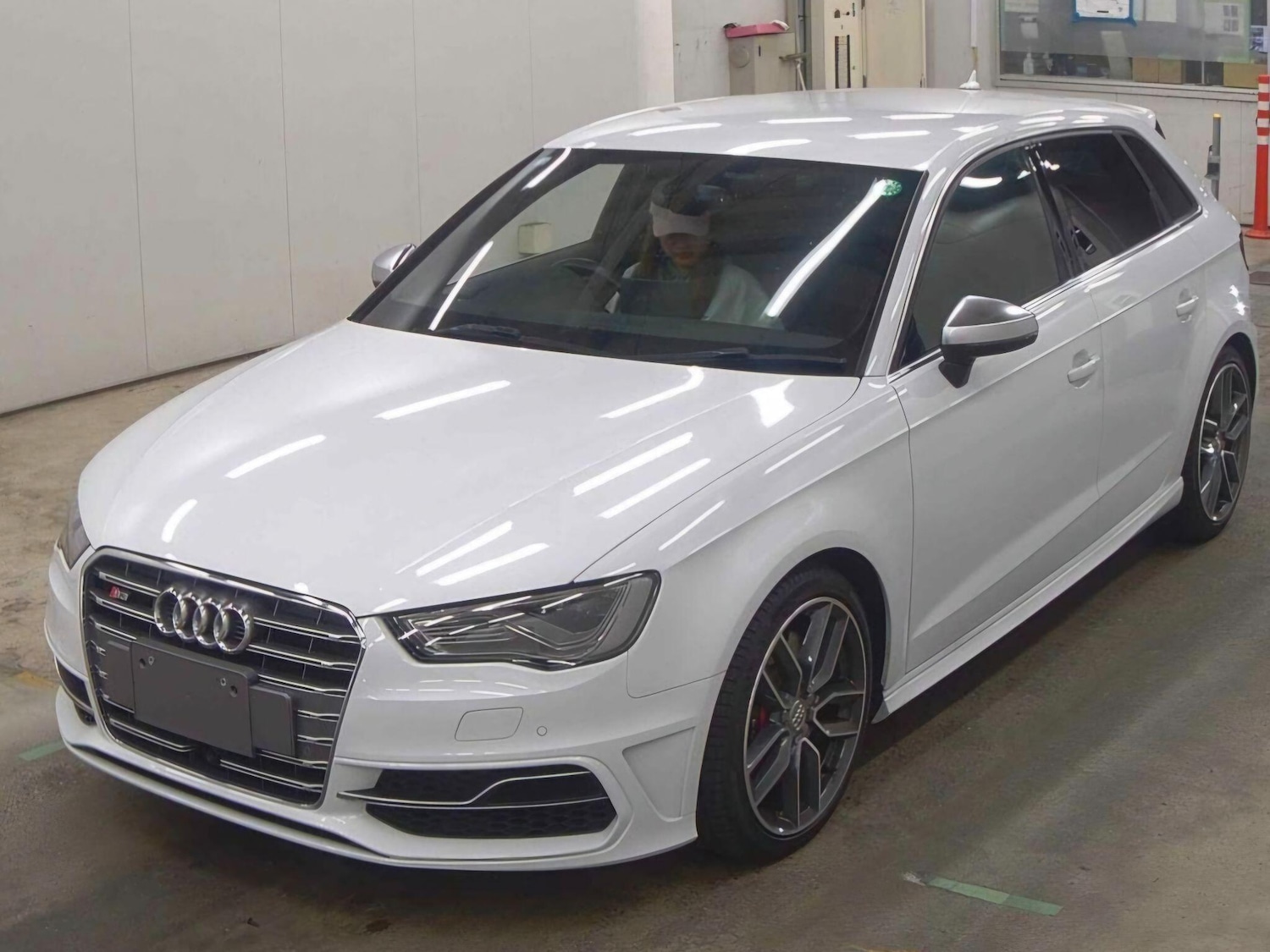 Used Audi S3 for sale - 77957381: Photo 2