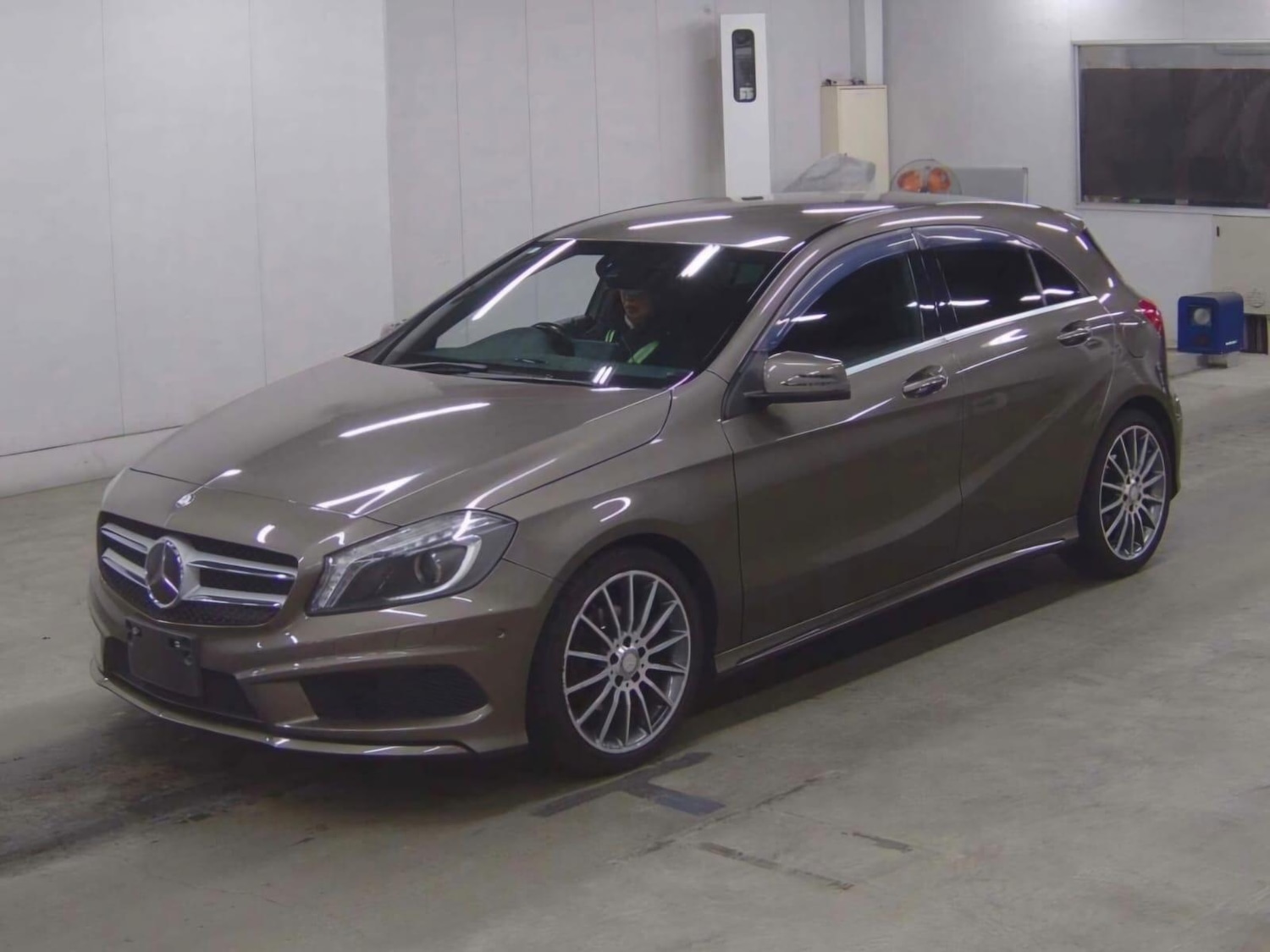 Used Mercedes-Benz A-Class for sale - 77958420: Photo 2