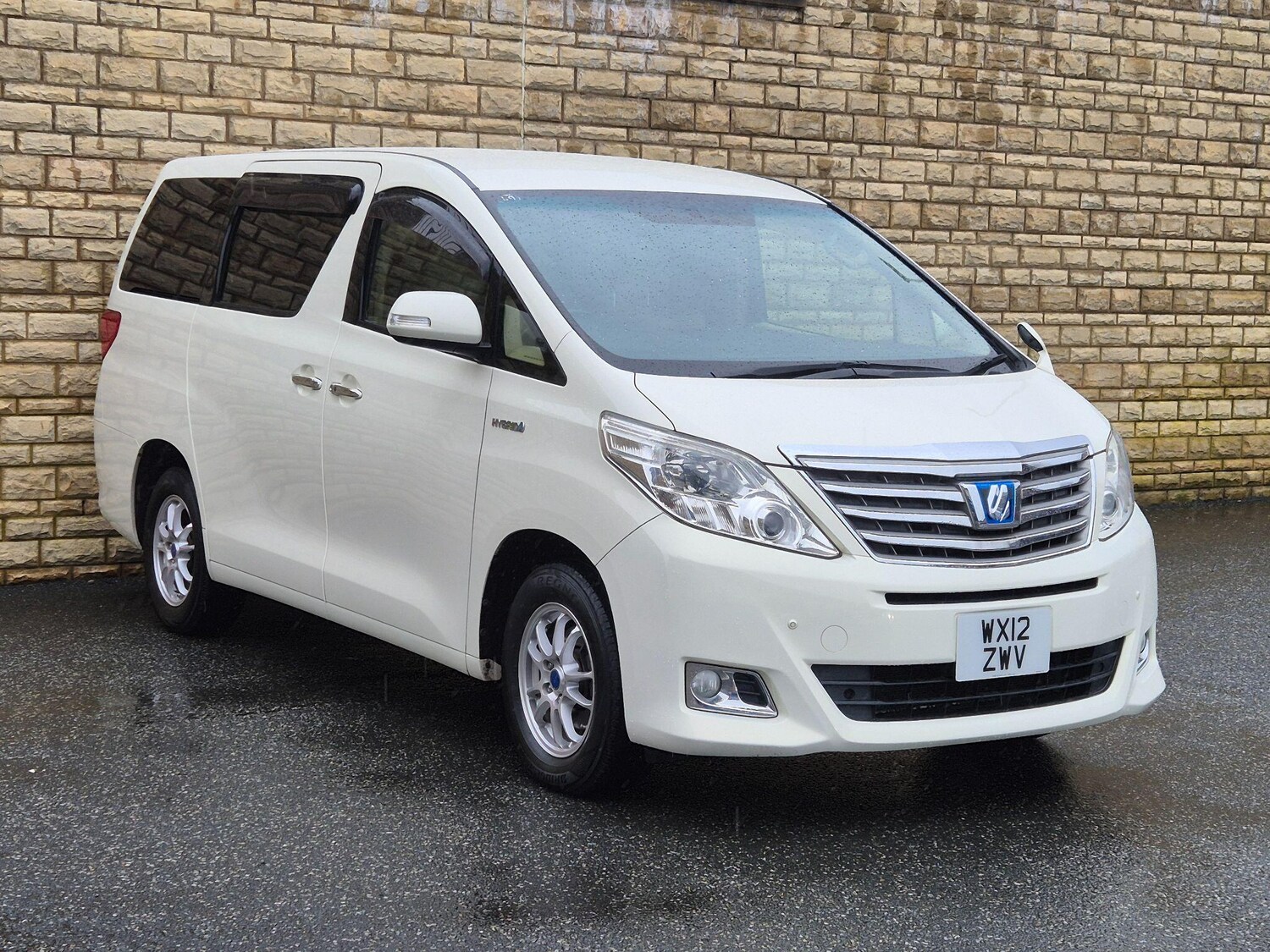 Used Toyota Alphard 2024 for sale - 77926957: Photo 11