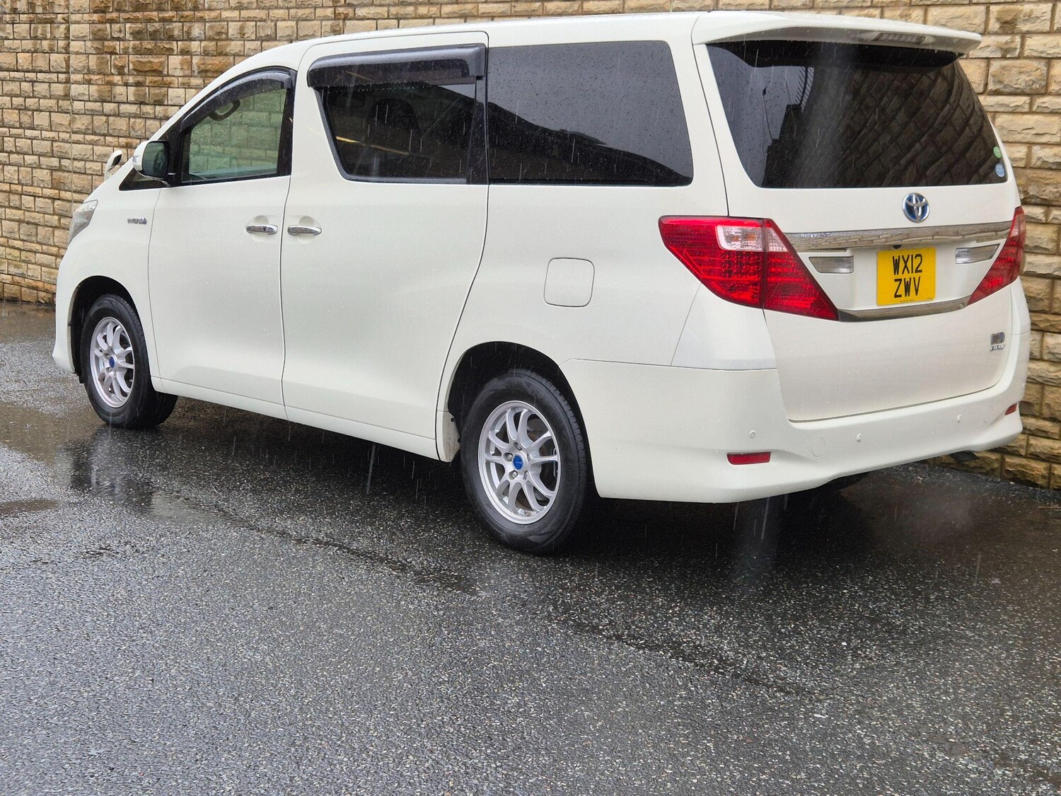 Used Toyota Alphard 2024 for sale - 77926957: Photo 30