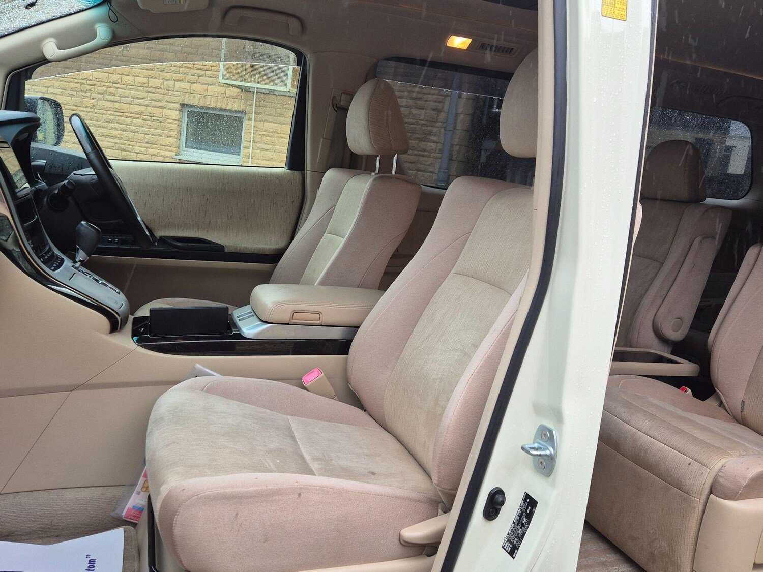 Used Toyota Alphard 2024 for sale - 77926957: Photo 32