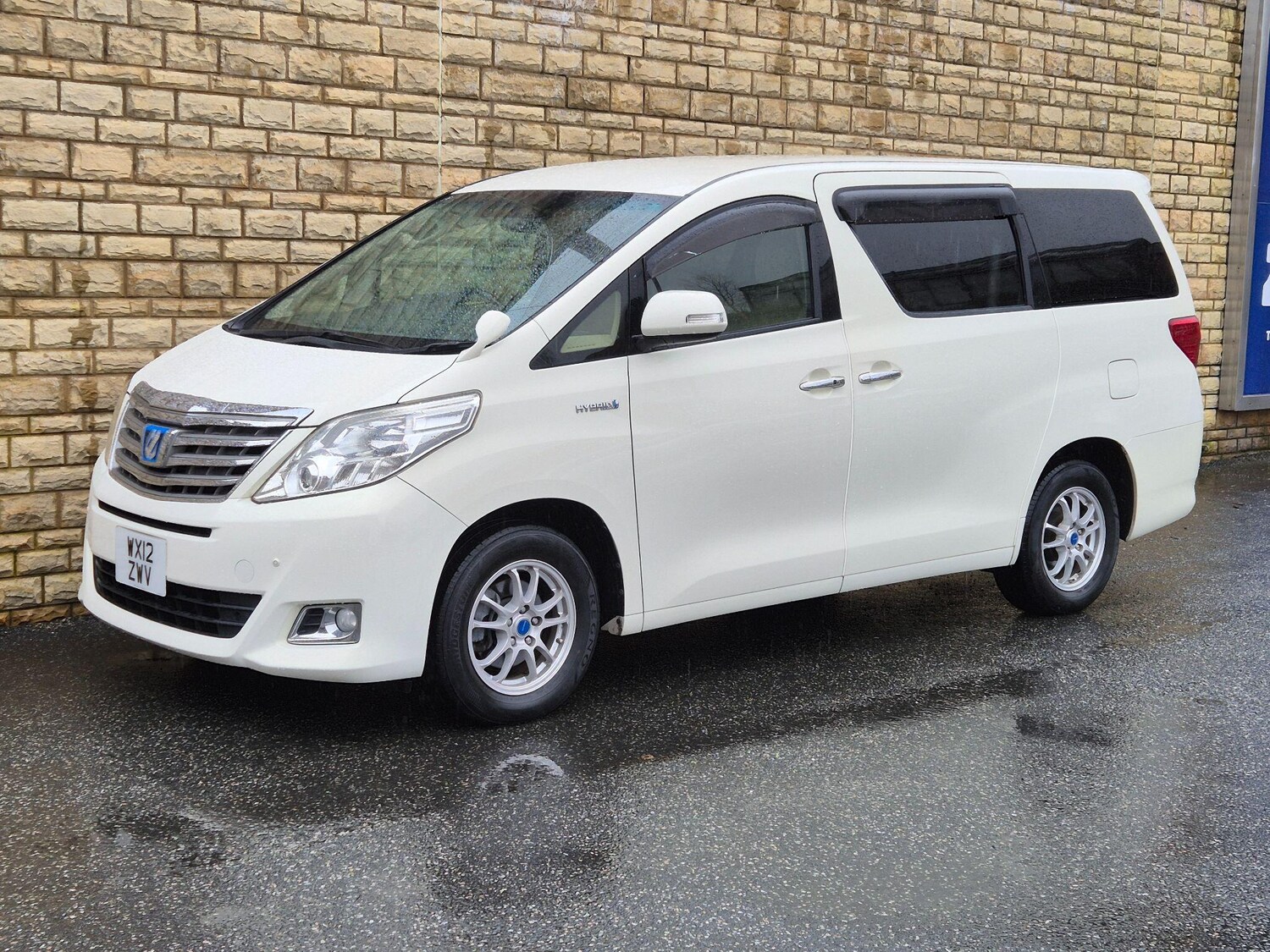 Used Toyota Alphard 2024 for sale - 77926957: Photo 36
