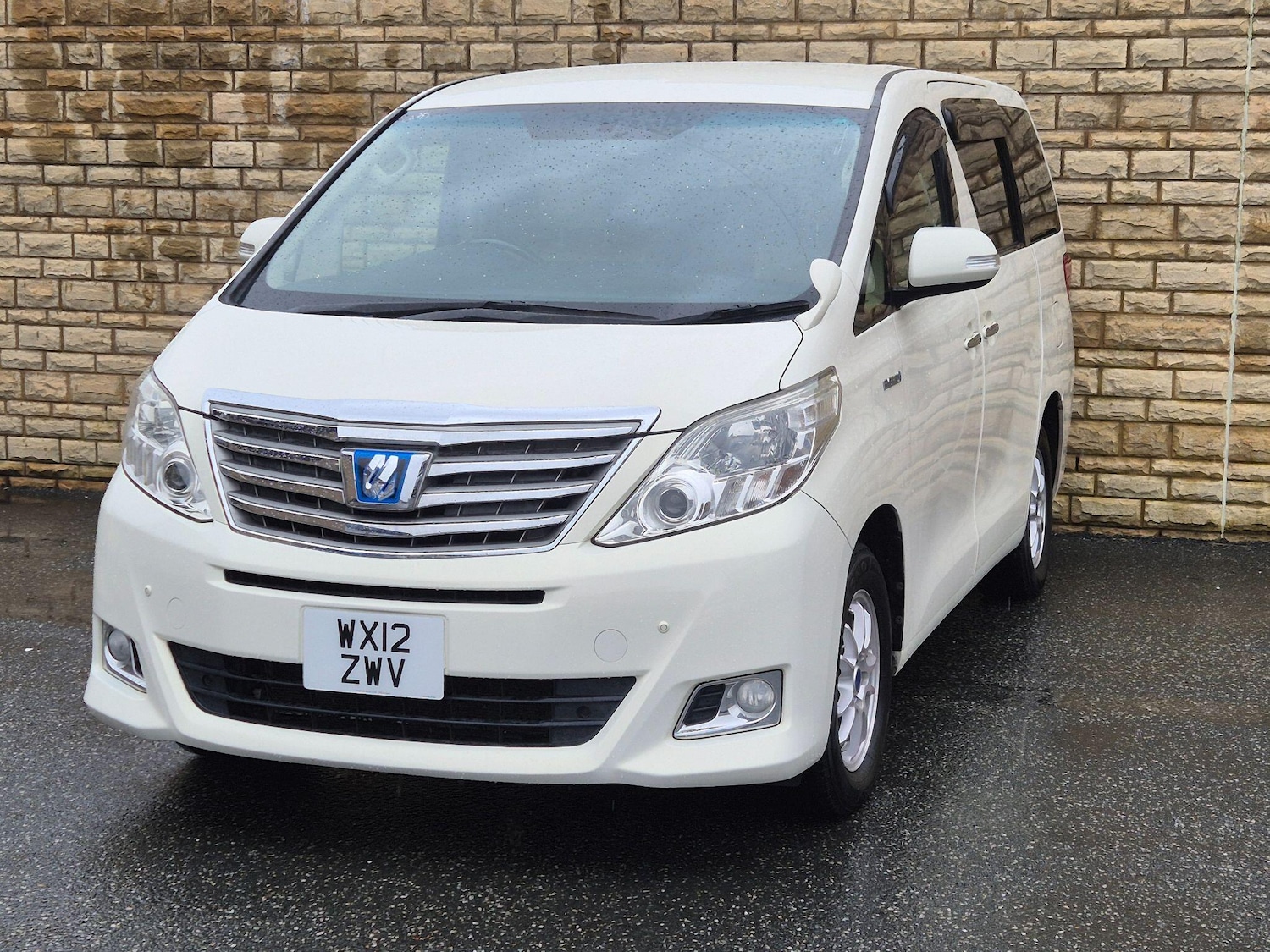 Used Toyota Alphard 2024 for sale - 77926957: Photo 5
