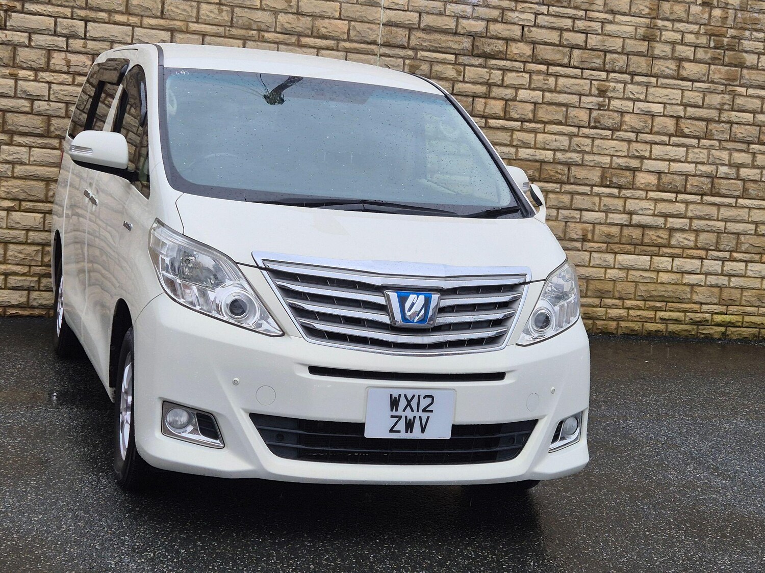 Used Toyota Alphard 2024 for sale - 77926957: Photo 8