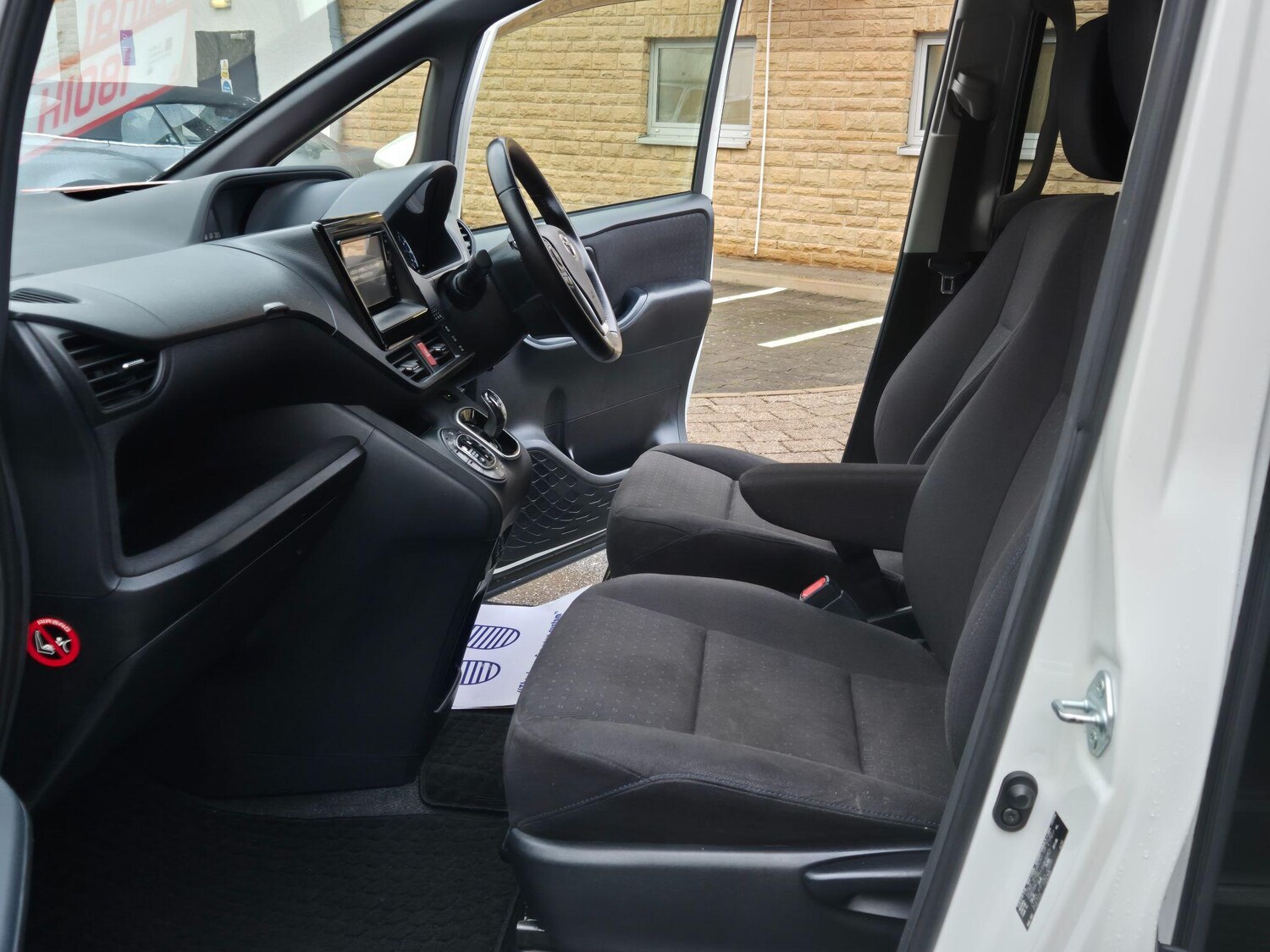 Used Toyota Noah 2026 for sale - 77926956: Photo 24