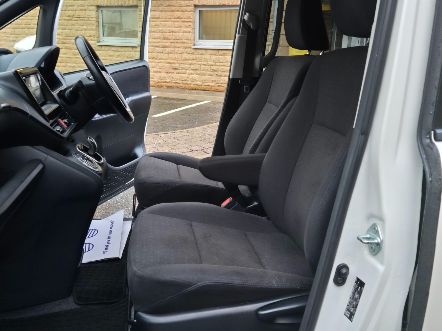 Used Toyota Noah 2026 for sale - 77926956: Photo 32