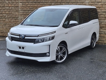 Used Toyota Noah 2015 for sale - 77926956: Photo