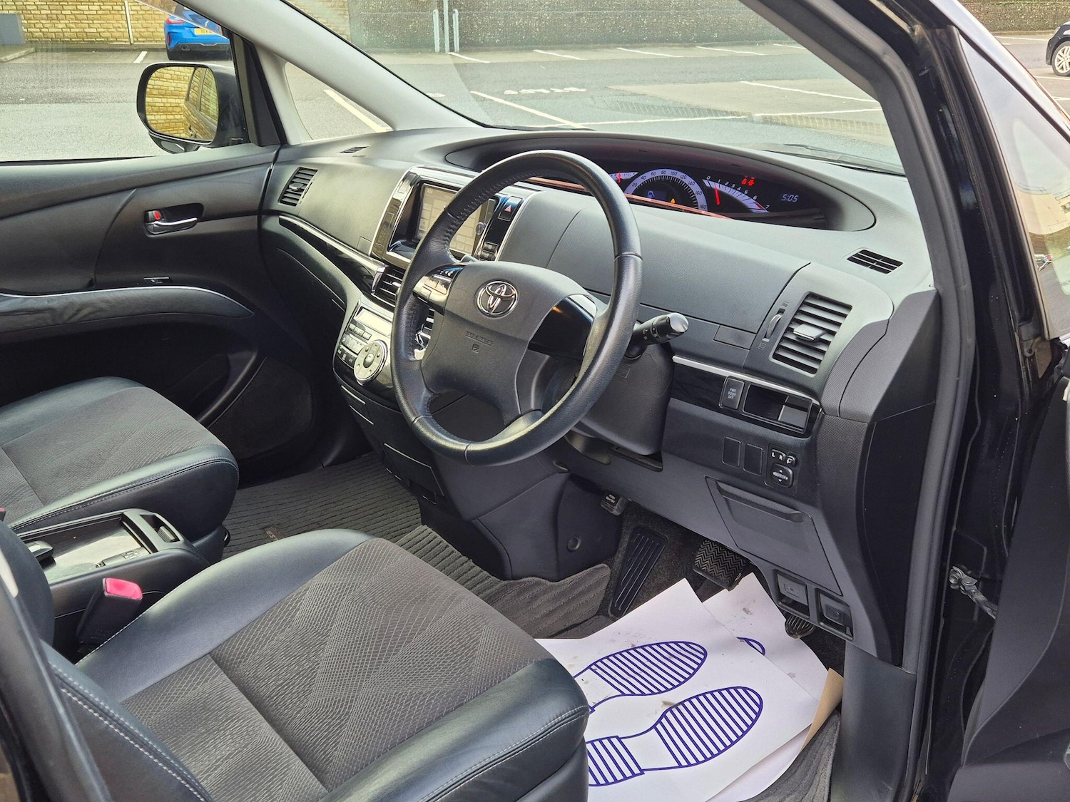 Used Toyota Estima 2026 for sale - 77926958: Photo 2