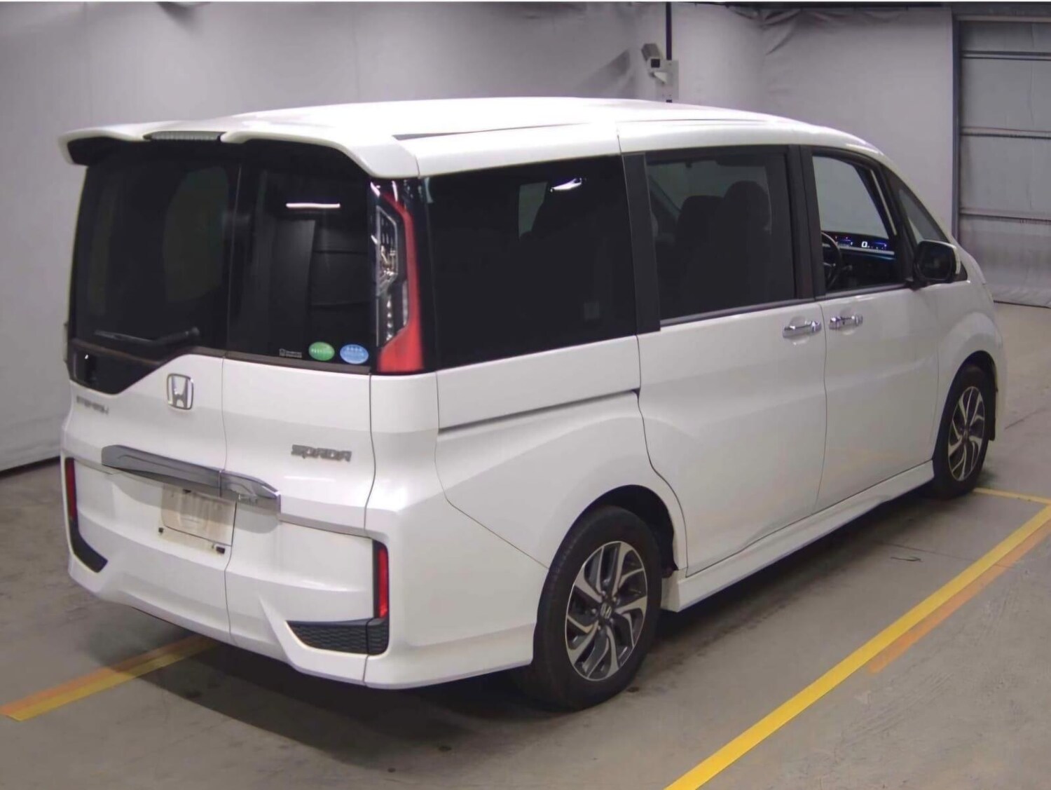 Used Honda Stepwagon for sale - 77957147: Photo 5