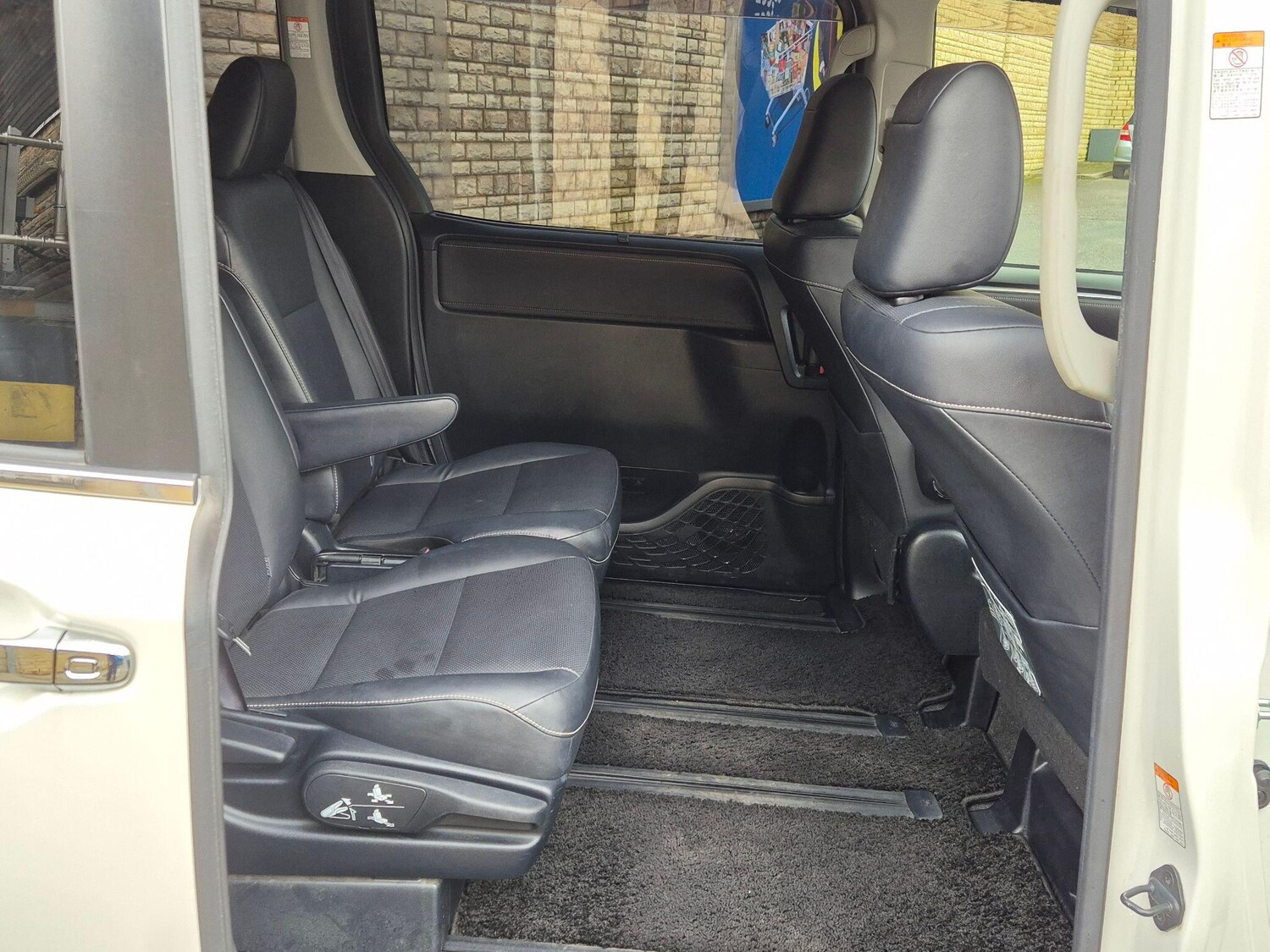 Used Toyota Voxy for sale - 77926963: Photo 14