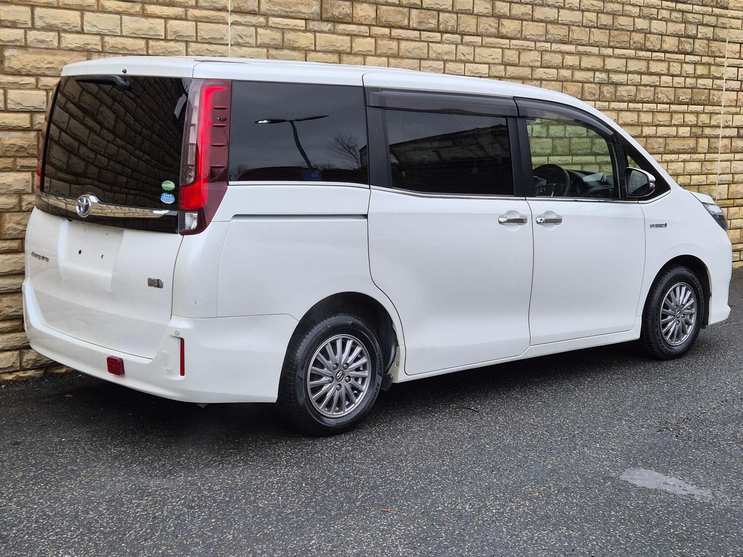 Used Toyota Voxy for sale - 77926963: Photo 16