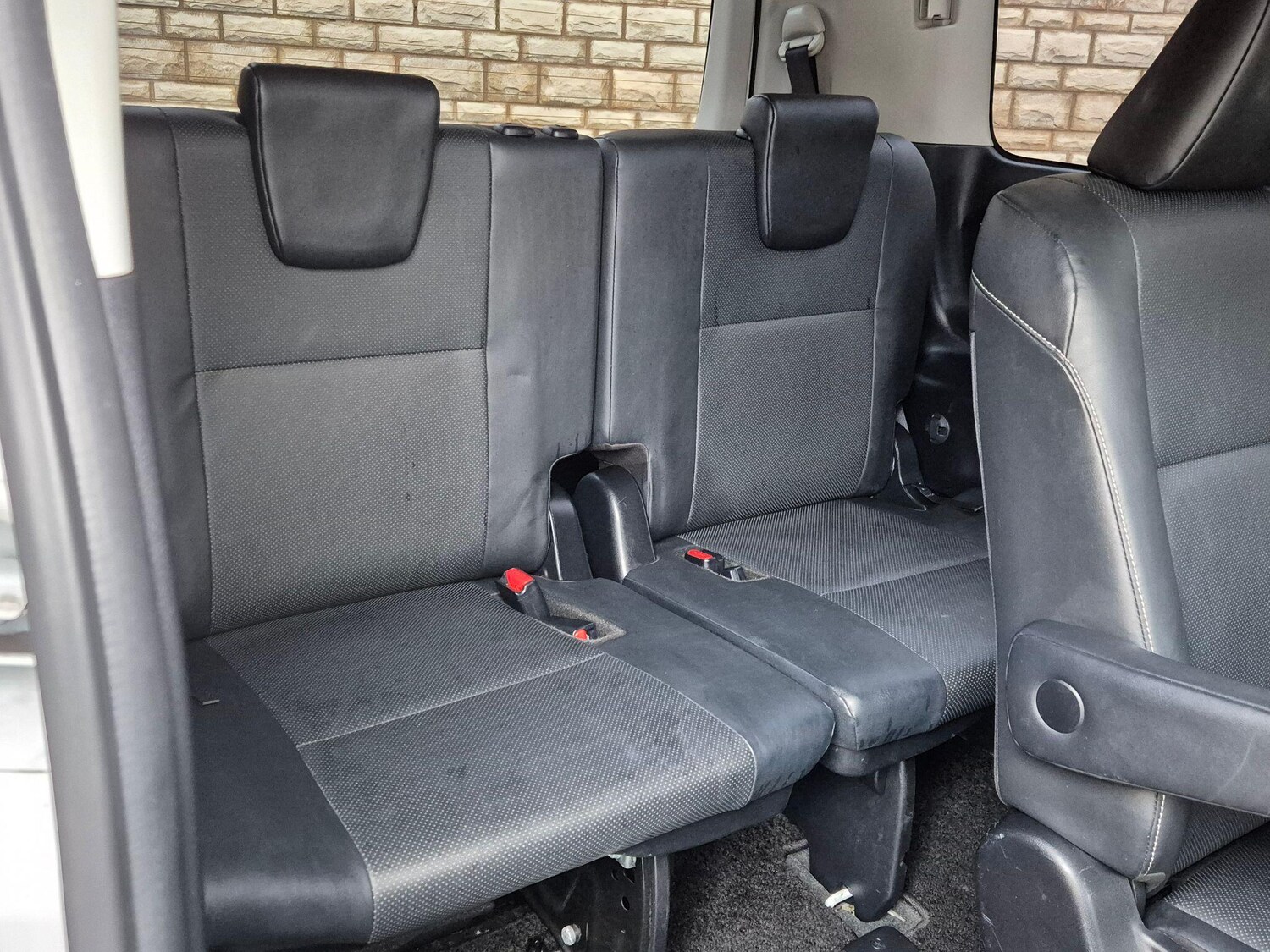 Used Toyota Voxy for sale - 77926963: Photo 18