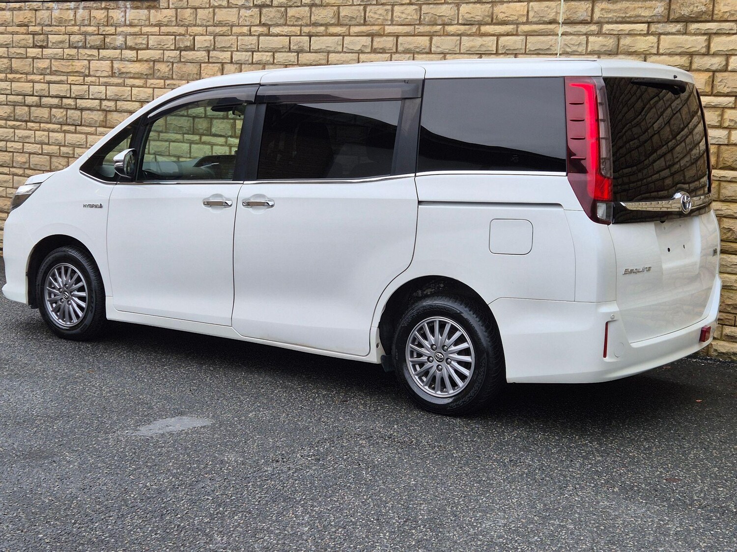 Used Toyota Voxy for sale - 77926963: Photo 27