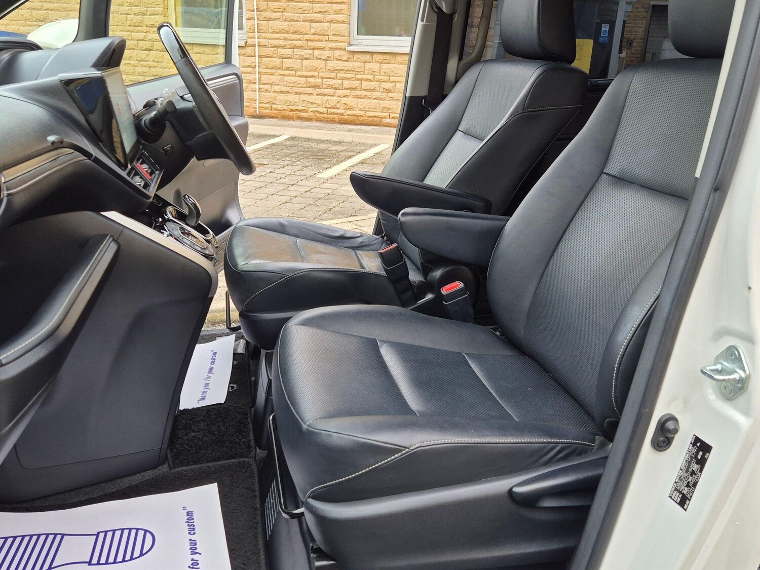 Used Toyota Voxy for sale - 77926963: Photo 33