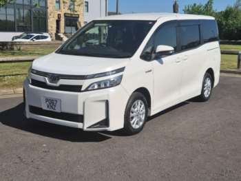 Used Toyota Voxy 2017 for sale - 74909674: Photo