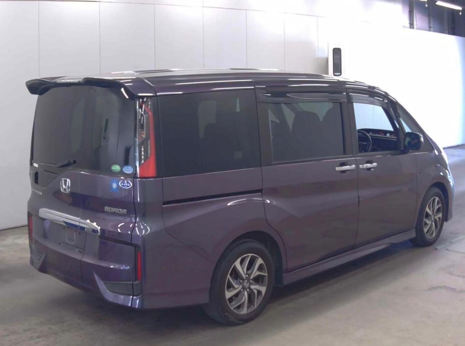 Used Honda Stepwagon for sale - 77957672: Photo 8