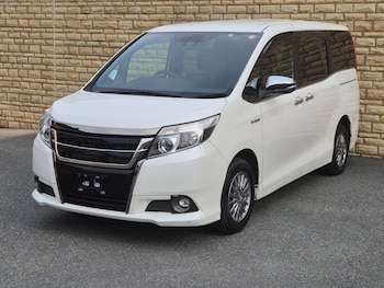 Used Toyota Voxy 2017 for sale - 79045435: Photo