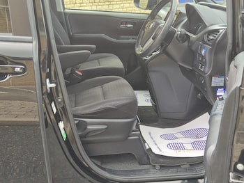 Used Toyota Voxy 2015 for sale - 78586171: Photo