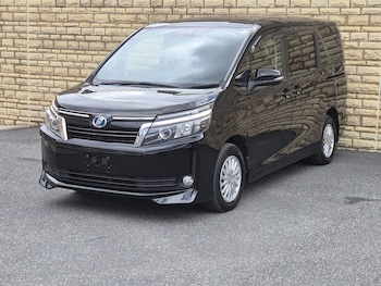 Used Toyota Voxy 2015 for sale - 78586171: Photo