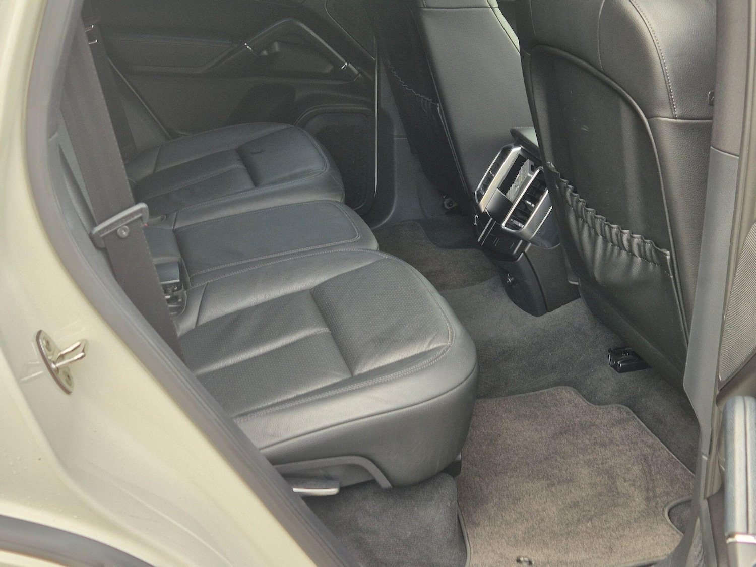 Used Porsche Cayenne for sale - 77926950: Photo 10