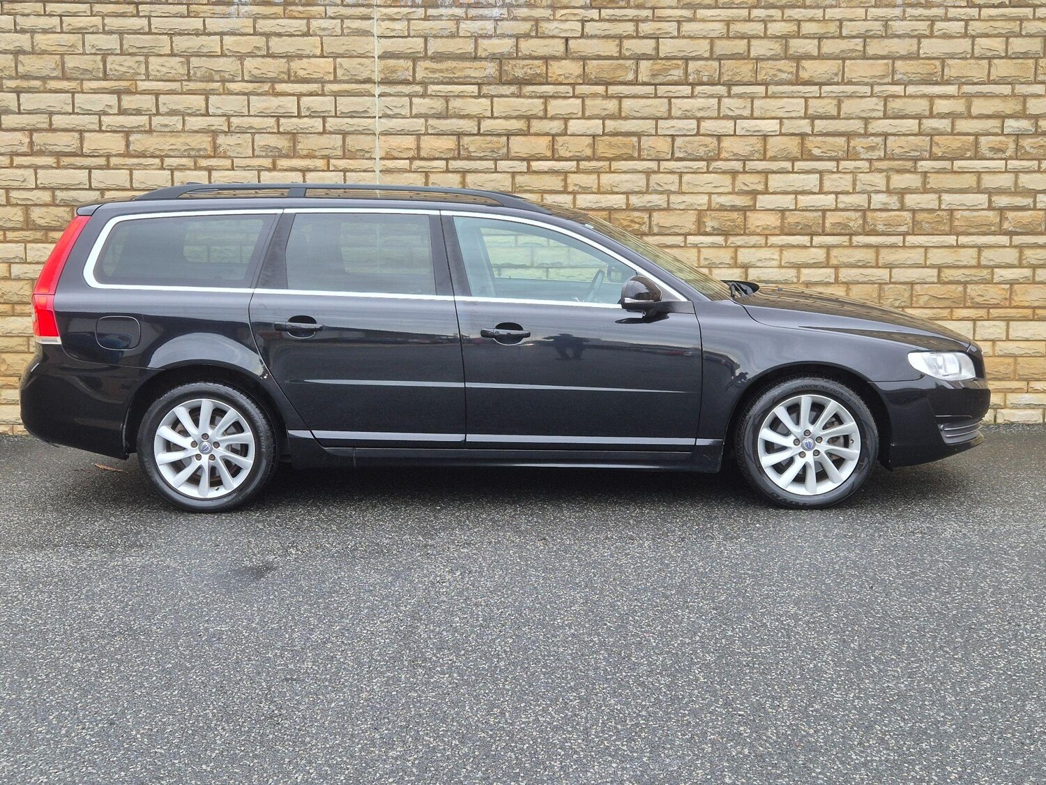 Used Volvo V70 2025 for sale - 77926952: Photo 15