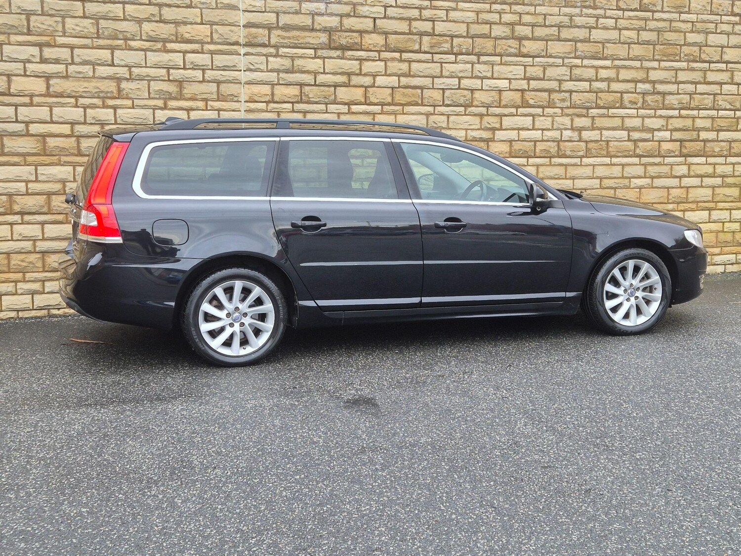 Used Volvo V70 2025 for sale - 77926952: Photo 17