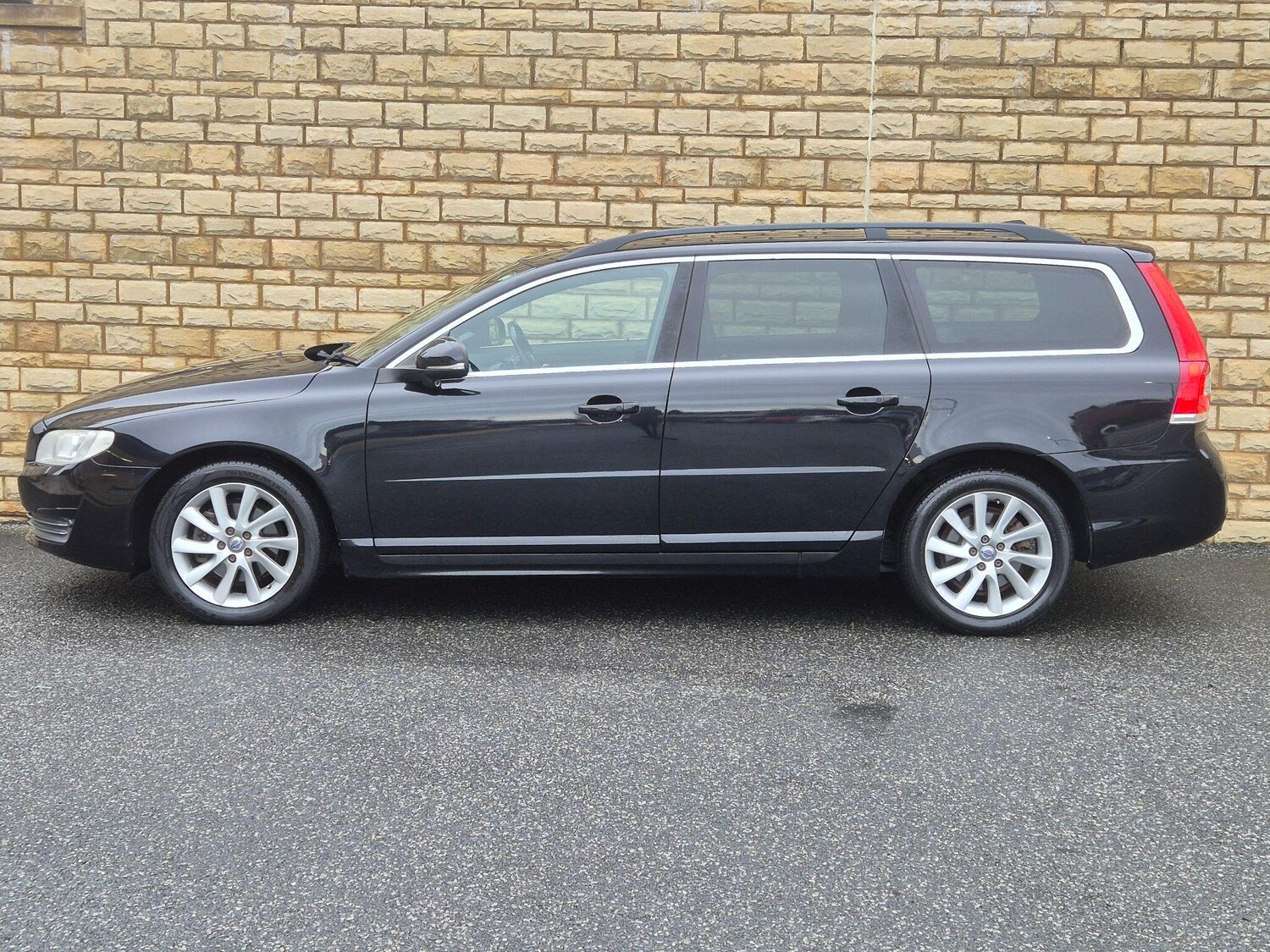 Used Volvo V70 2025 for sale - 77926952: Photo 32