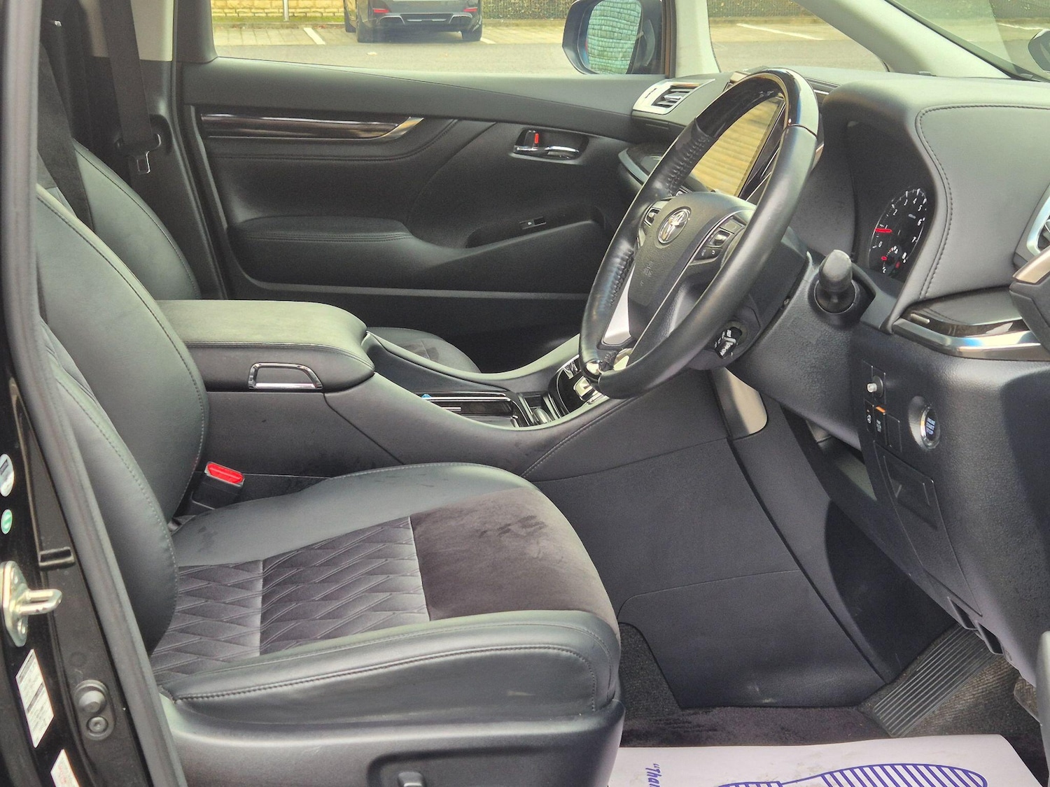 Used Toyota Vellfire 2025 for sale - 77926960: Photo 3