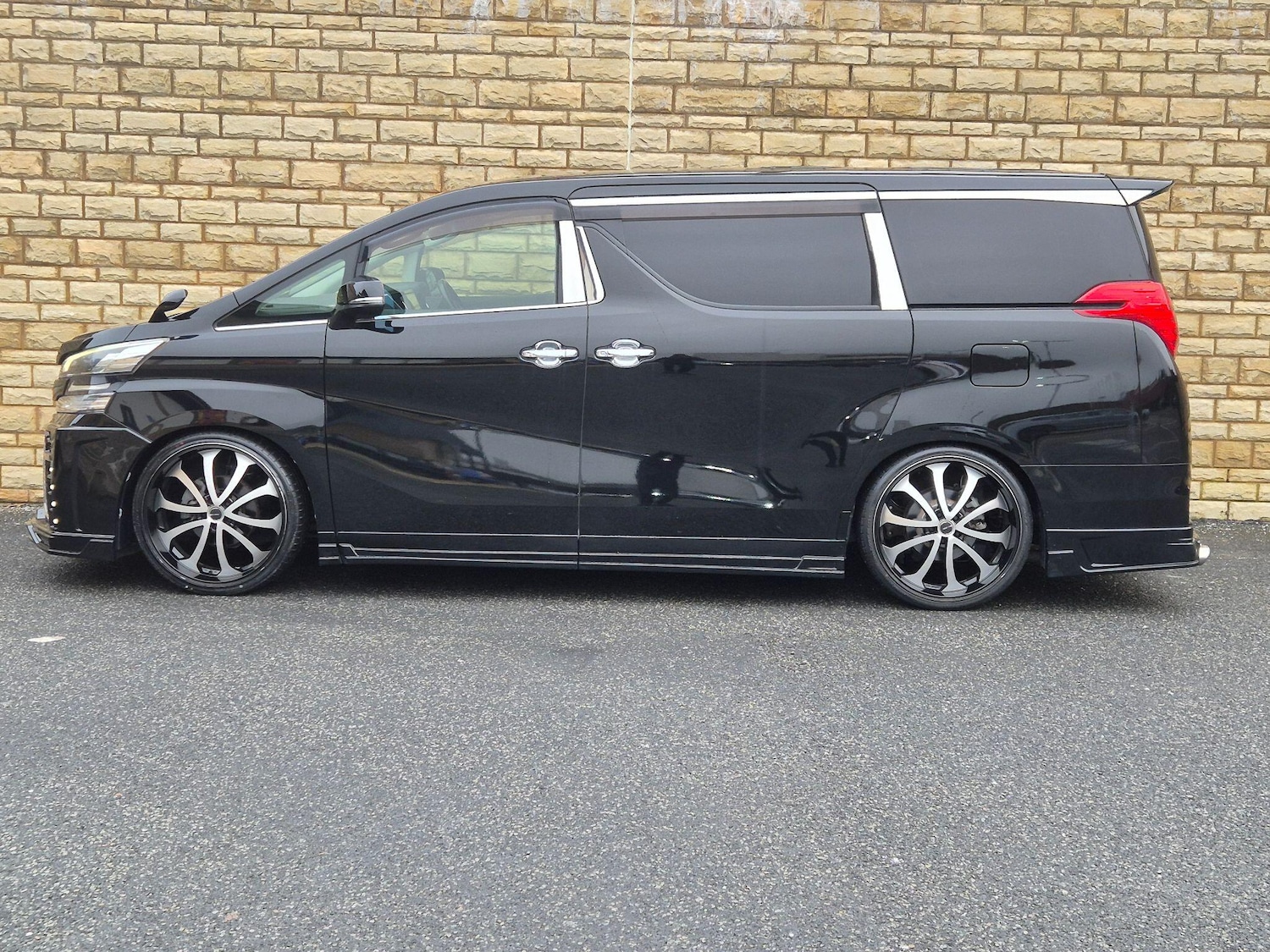 Used Toyota Vellfire 2025 for sale - 77926960: Photo 32