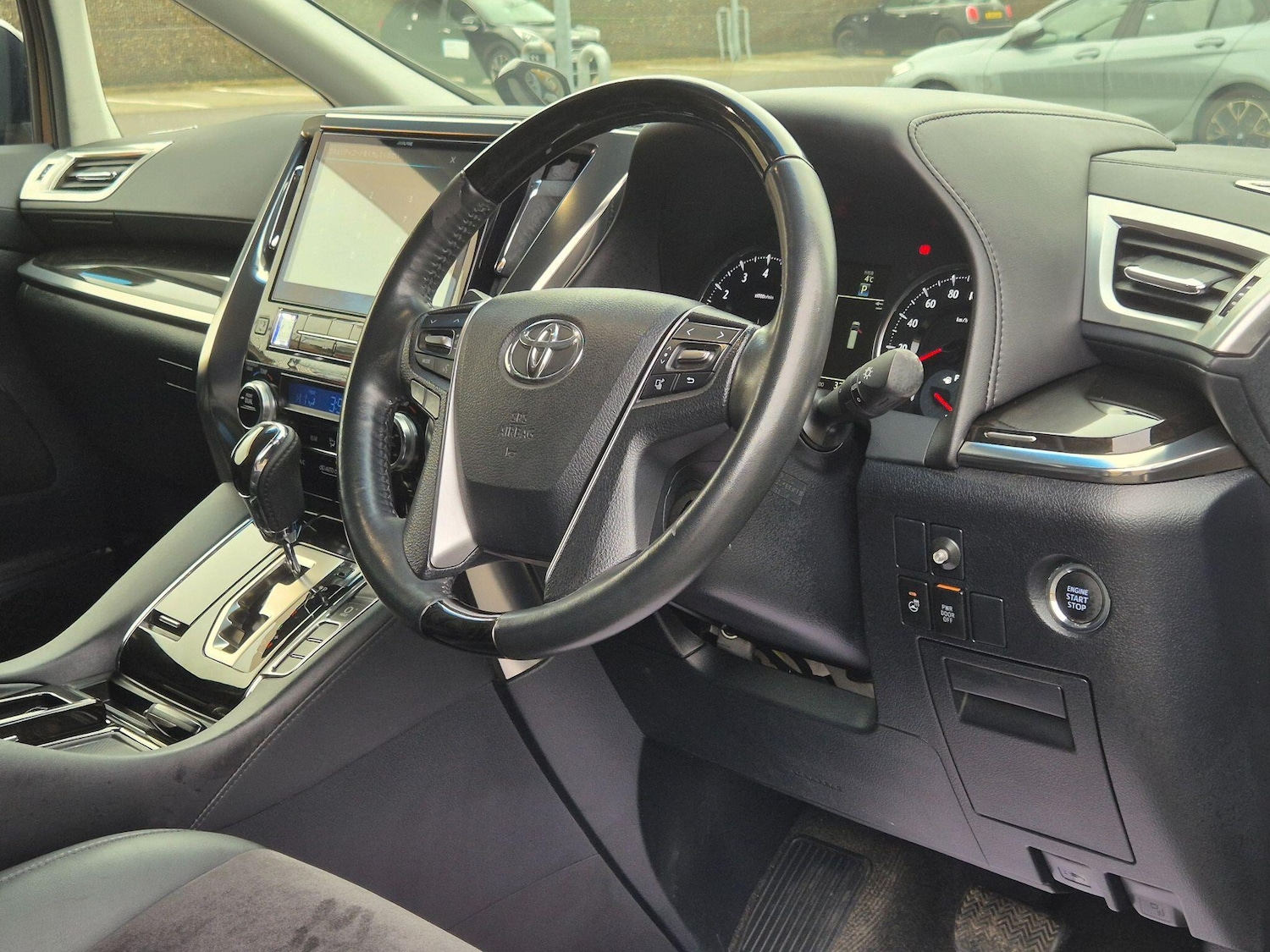 Used Toyota Vellfire 2025 for sale - 77926960: Photo 7