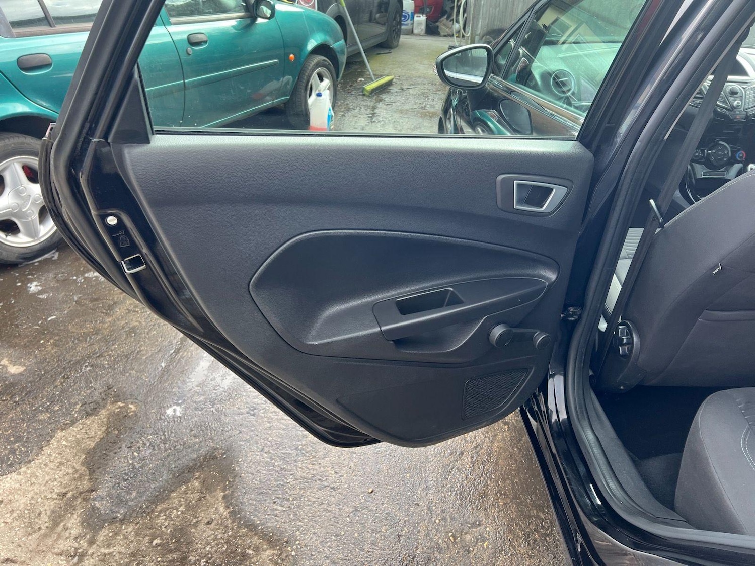 Used Ford Fiesta 2013 for sale - 76913602: Photo 18