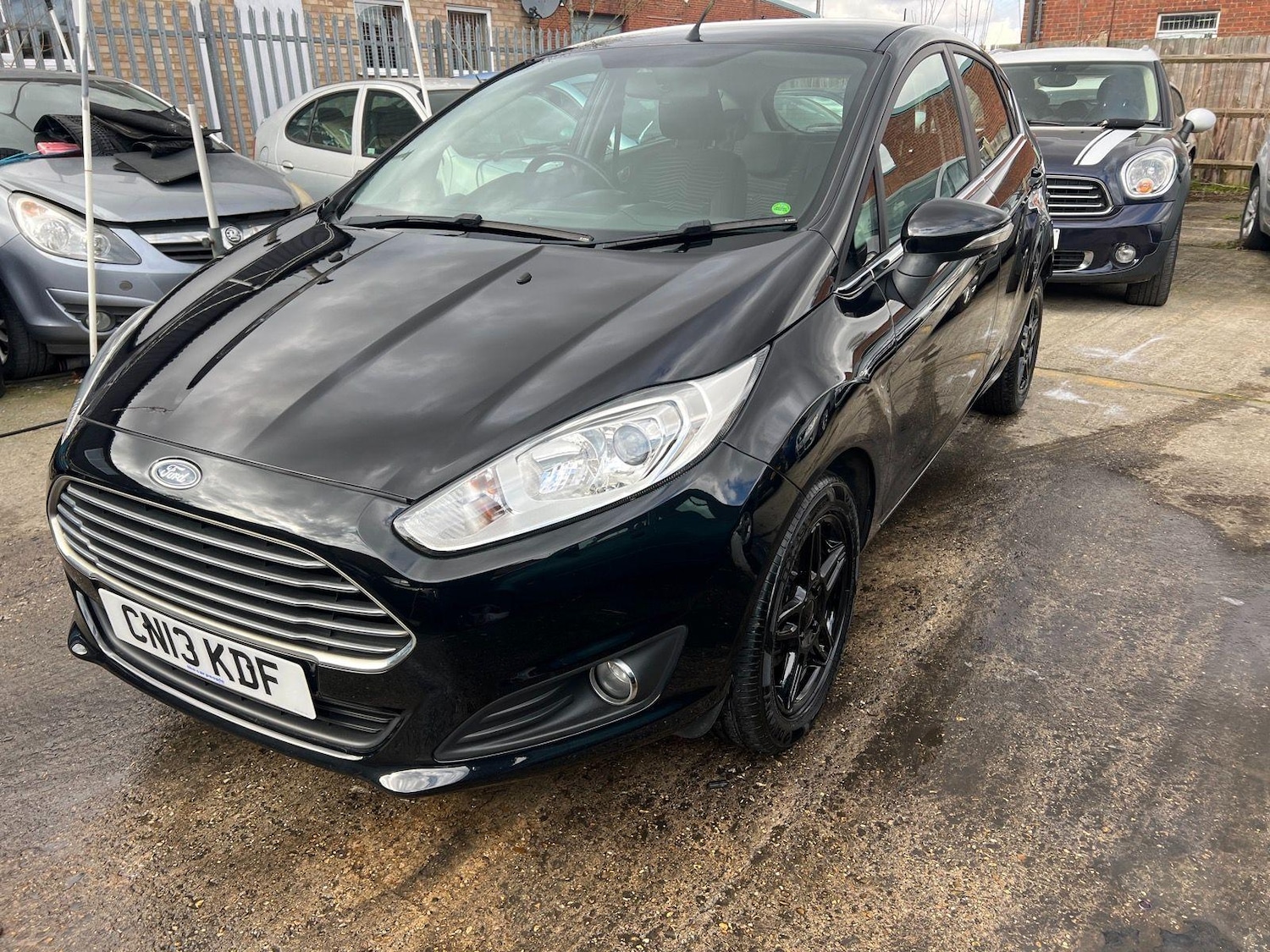 Used Ford Fiesta 2013 for sale - 76913602: Photo 2