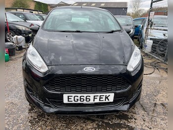 Used Ford Fiesta 2017 for sale - 78100499: Photo