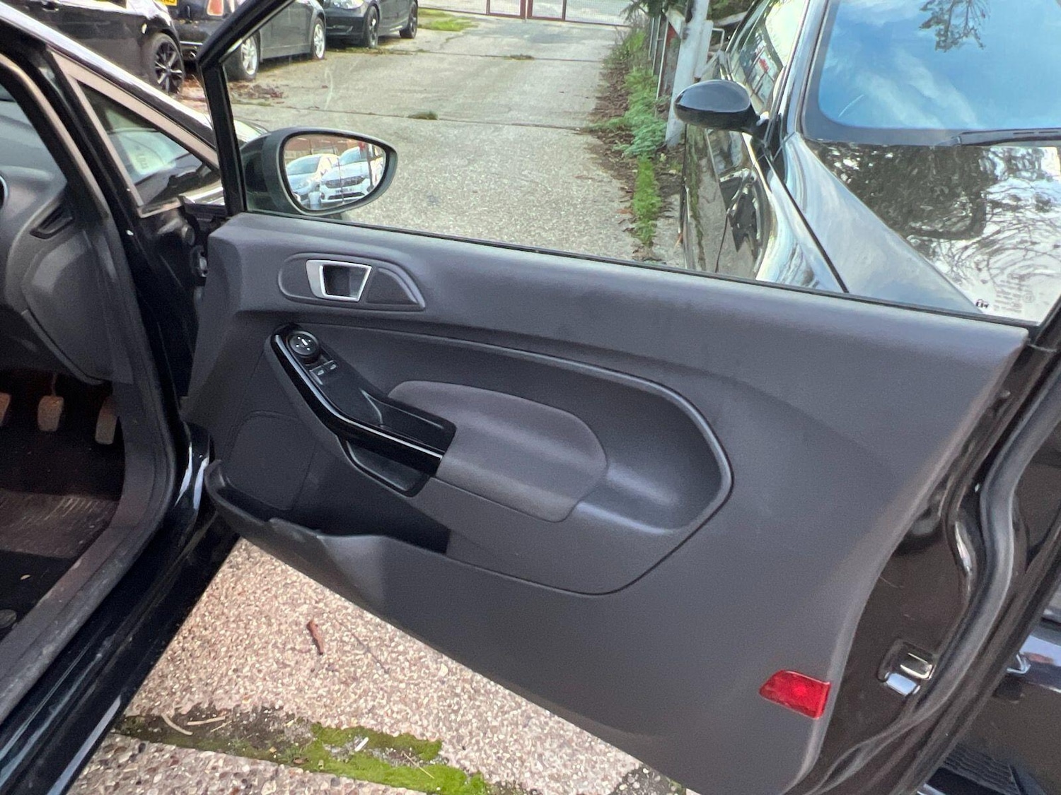 Used Ford Fiesta 2013 for sale - 76936105: Photo 11