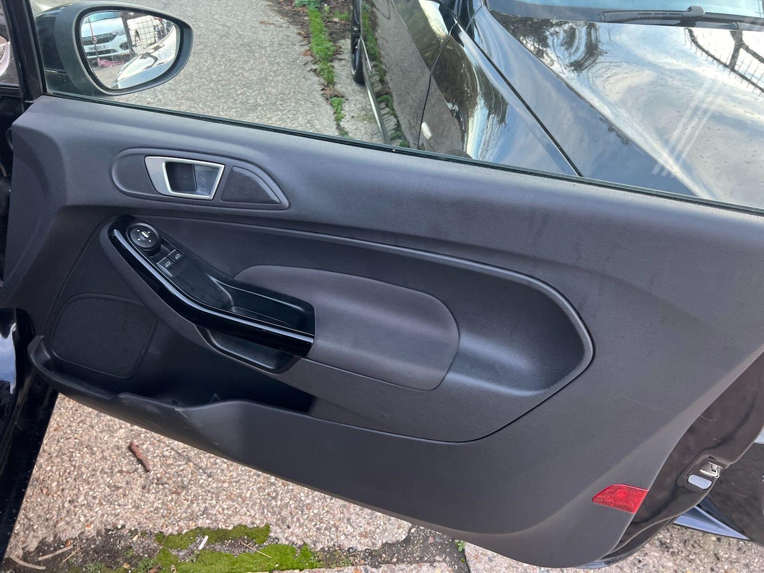 Used Ford Fiesta 2013 for sale - 76936105: Photo 14