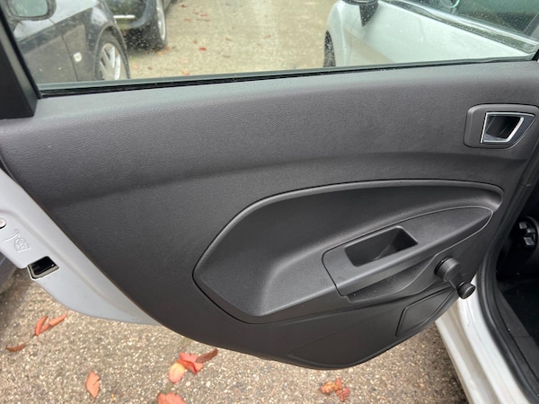 Used Ford Fiesta 2013 for sale - 76282920: Photo 11
