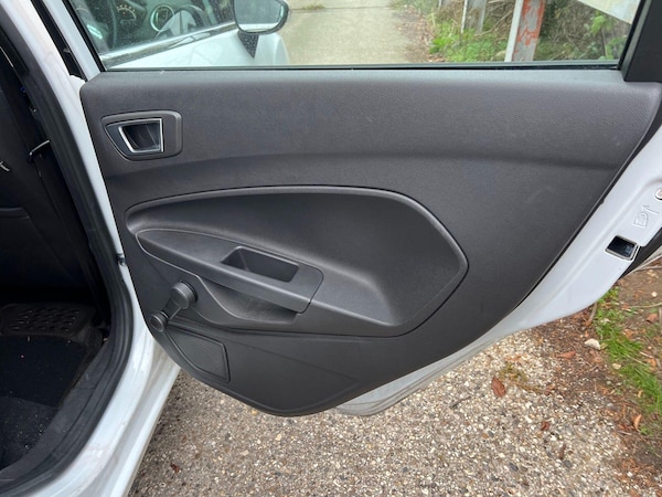 Used Ford Fiesta 2013 for sale - 76282920: Photo 8