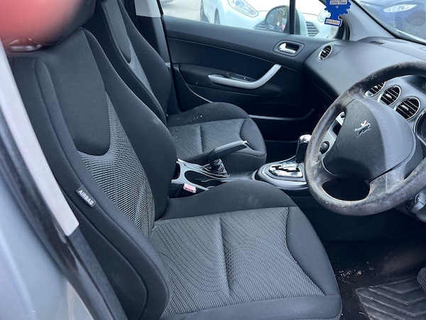 Used Peugeot 308 2009 for sale - 76240279: Photo 4
