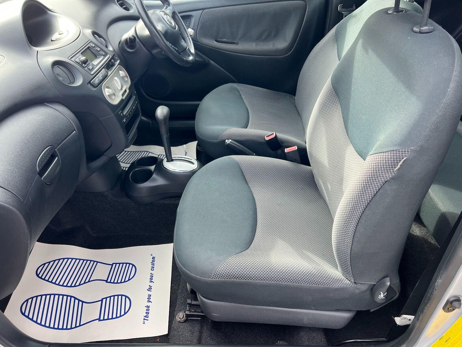 Used Toyota Yaris 2003 for sale - 76361192: Photo 17