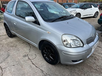 Used Toyota Yaris 2003 for sale - 76361192: Photo
