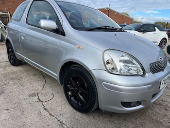 Used Toyota Yaris 2003 for sale - 76361192: Photo