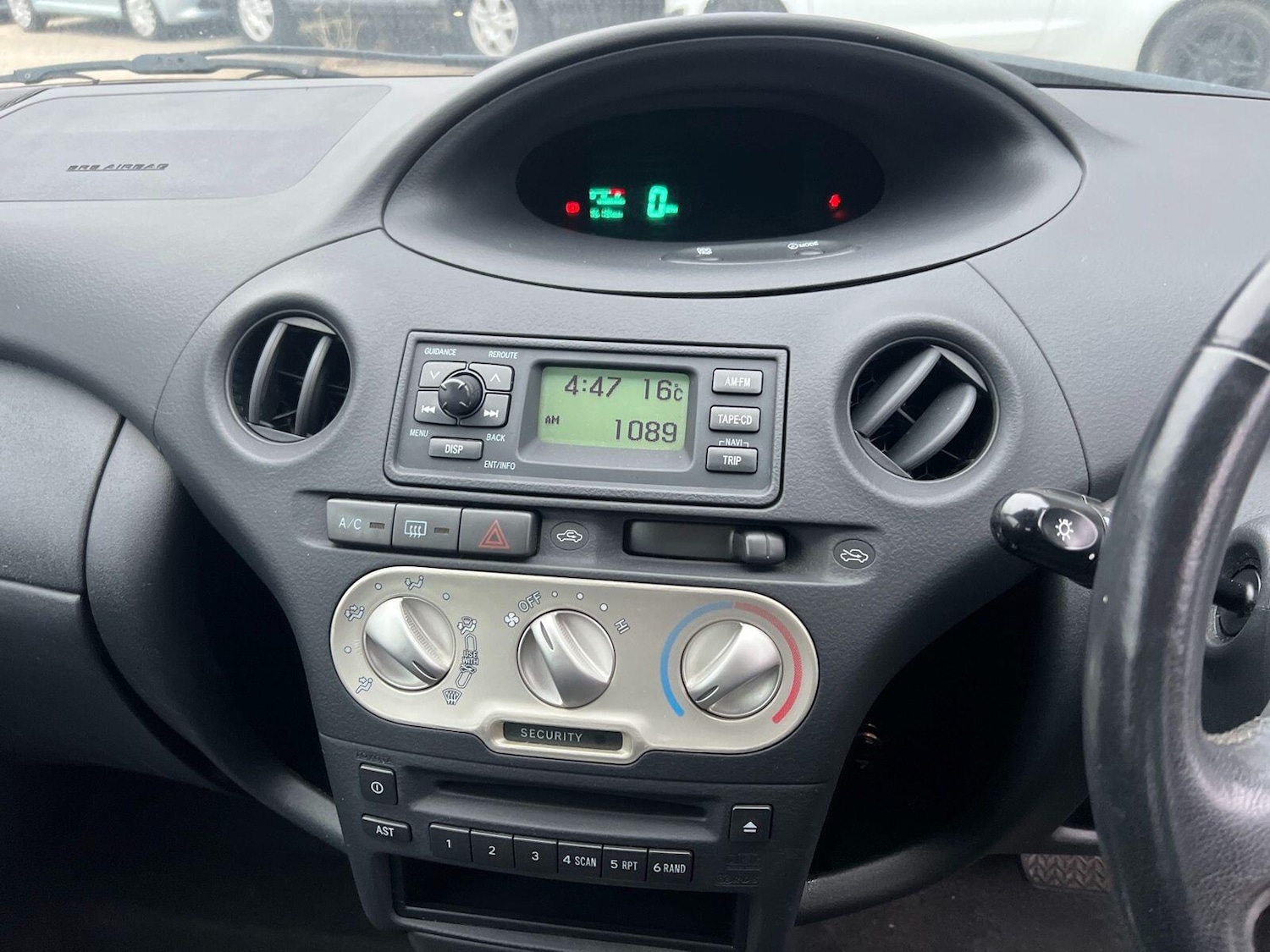 Used Toyota Yaris 2003 for sale - 76361192: Photo 5