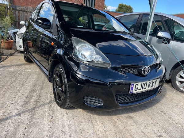 Used Toyota AYGO 2010 for sale - 76306567: Photo 2