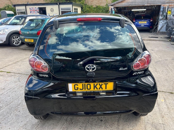 Used Toyota AYGO 2010 for sale - 76306567: Photo 8