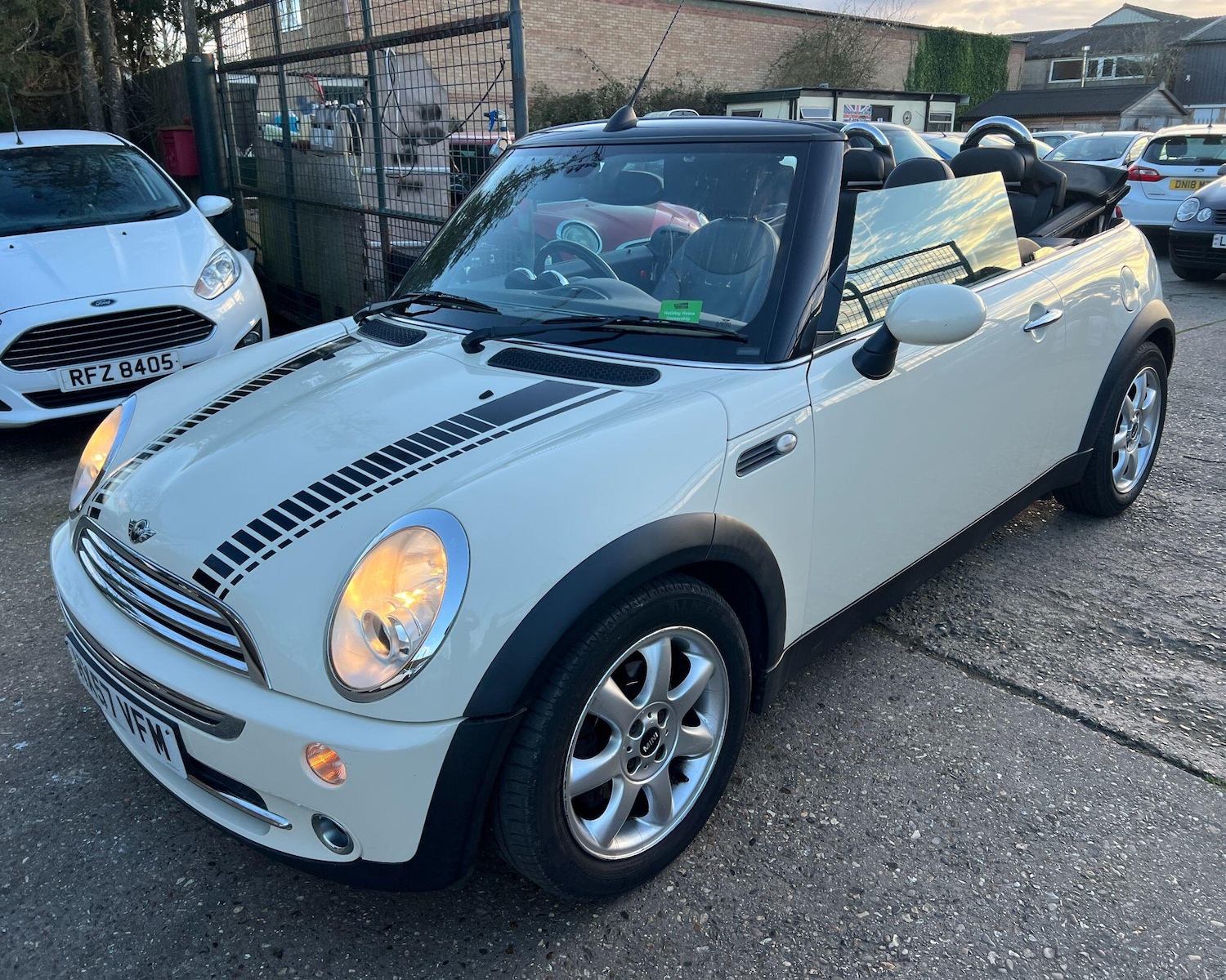 Used MINI Convertible 2007 for sale - 77823945: Photo 10